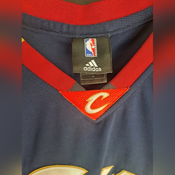 Adidas NBA Cleveland Cavaliers LeBron James Jersey - Picture 7 of 9